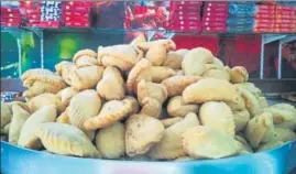  ?? HT PIX ?? Holi special Gujiya in