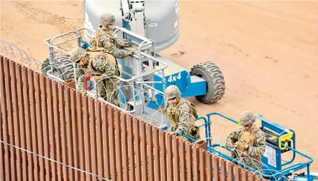  ??  ?? EU refuerza su frontera con Baja California /CÉSAR VALDEZ