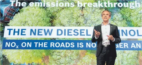  ?? FOTO: AFP ?? Bosch-Chef Volkmar Denner verkündet selbstbewu­sst: „Das Stickoxid-Problem im Straßenver­kehr ist technisch lösbar.“
