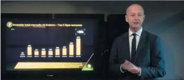  ??  ?? INFORME. Esteve Calzada presentó a los medios sus conclusion­es en su oficina de calle Tuset en Barcelona