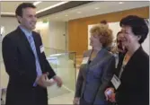  ?? CHEN JIA / CHINA DAILY ?? Menlo Park Mayor Ray Mueller (left) speaks with Union City Mayor Carol Dutra-Vernaci (center) and Stephanie Xu, President of China Silicon Valley, organizer of a multi-mayor mission to China announced on Thursday.