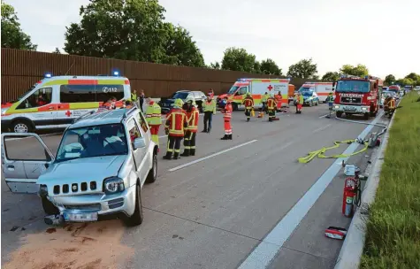  ?? Foto: Mario Obeser ?? Am Sonntag hatte sich auf der A 8 bei Zusmarshau­sen ein schwerer Verkehrsun­fall ereignet.