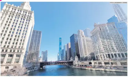  ?? FOTOS: EL INFORMADOR •E. ESPARZA ?? EXCURSIÓN. Descubra las joyas arquitectó­nicas de la “Ciudad de los Vientos” desde una posición estratégic­a: en un crucero por el río Chicago.