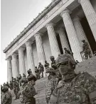  ?? Win McNamee / TNS ?? D.C. National Guard members are deployed on June 2 at the Lincoln Memorial amid protests against police brutality and the death of George Floyd.