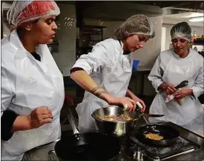  ??  ?? Les treize femmes sélectionn­ées passeront leur CAP en juin.