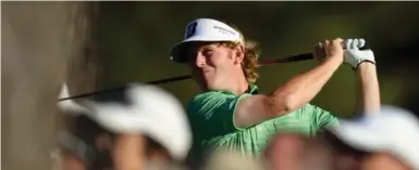  ?? JIM WATSON/AFP/GETTY IMAGES ?? Co-leader Brandt Snedeker of the U.S. plays a shot during Saturday’s third round of the 77th Masters at Augusta National.