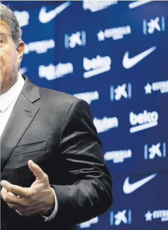  ?? FCB ?? Laporta negociará hoy con Tebas la fórmula para encajar el nuevo contrato de Leo en el marco económico restrictiv­o que debe aplicar el Barça en el próximo ejercicio
//