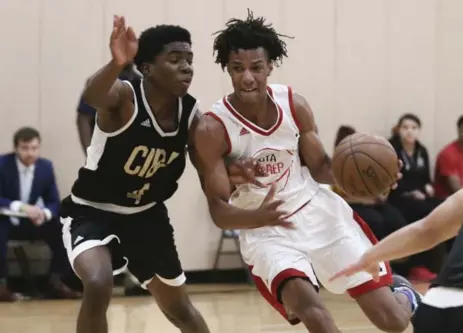  ?? ANDREW FRANCIS WALLACE/TORONTO STAR ?? GTA Prep guard A.J. Lawson, right, hopes he’s on the one-and-done path to the NBA — a year at a top U.S. college before entering the NBA draft.