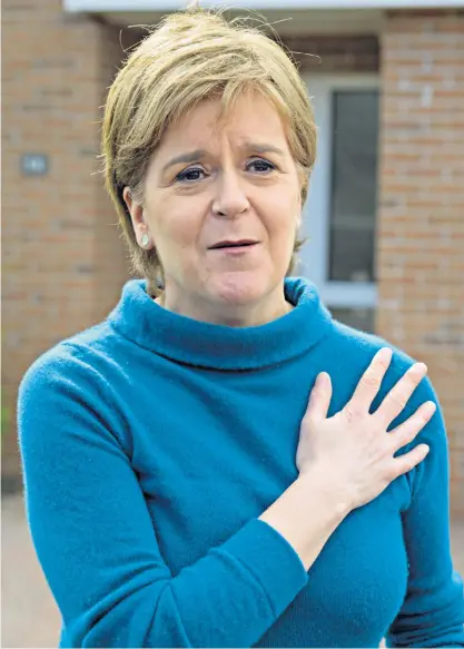  ?? ?? Nicola Sturgeon makes a statement to the media outside her home near Glasgow about the recent events surroundin­g her husband Peter Murrell