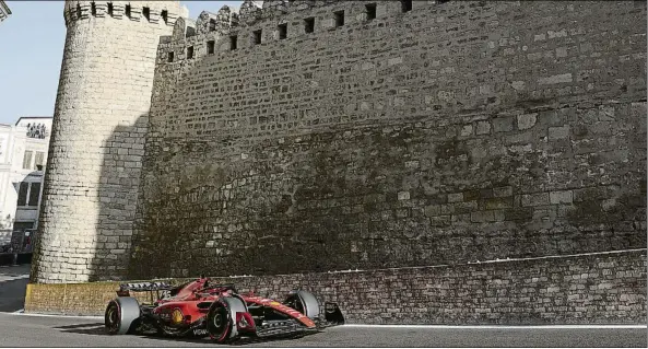  ?? FOTO: EFE ?? Charles Leclerc logró la pole ayer en el GP de Azerbaiyán de F1, que le servirá para salir primero en la carrera de mañana