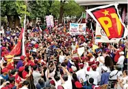  ?? ?? ▮ Las banderas de militantes del PT sobresalie­ron en el acto de la candidata presidenci­al morenista.