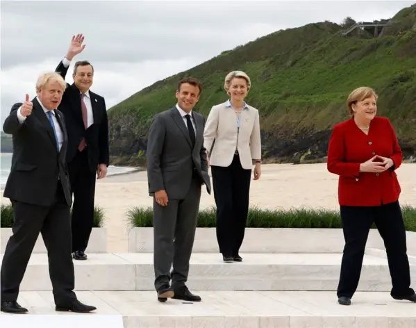  ?? AFP ?? Boris Johnson (RU), Mario Draghi (Italia), Emmanuel Macron (Francia), Ursula von der Leyen (presidenta de la Comisión Europea) y Angela Merkel (Alemania), del G7, han liderado la transición energética. Solo el RU no pertenece a la UE.