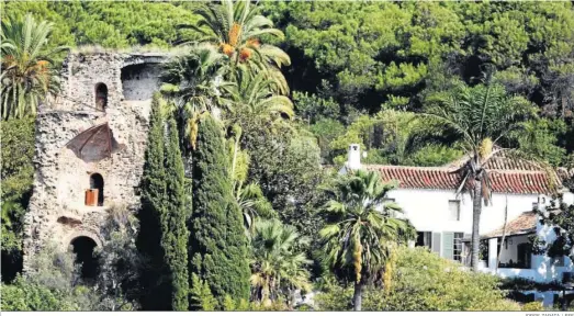  ?? JORGE ZAPATA / EFE ?? Vista de la lujosa villa en Benahavís (Málaga), donde el Primer Ministro de Inglaterra Boris Jhonson, pasa unos días de vacaciones.