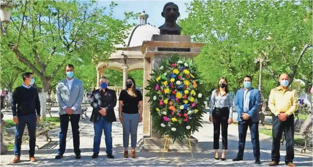  ??  ?? ACTO CÍVICO se realizó en la explanada de Presidenci­a