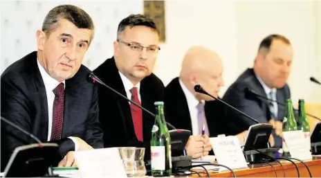  ?? Se zúčastnili ministr financí Andrej Babiš, náměstek MZV Martin Tlapa, šéf ČEZ Daniel Beneš a ředitel České spořitelny Tomáš Salomon ?? Druhého panelu konference