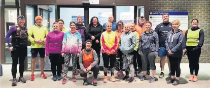  ??  ?? Ready for off Stirling Striders set out from Stirling Community Hospital