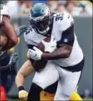  ?? THE ASSOCIATED PRESS FILE ?? Bruising Birds back LeGarrette Blount, seen here in a brief pre-season appearance in Green Bay last month, says he’s ready to go for Sunday’s opener against the Washington Redskins.