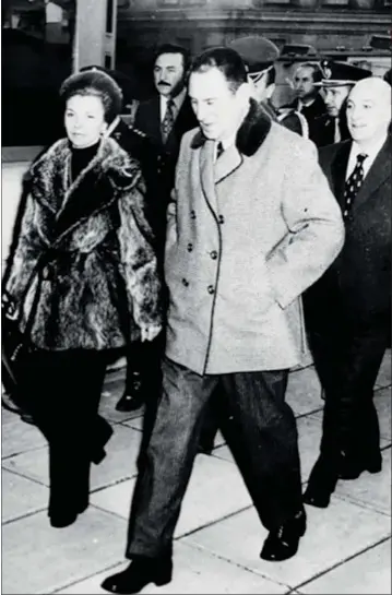  ??  ?? NINGÚN LEÓN HERBÍVORO. Perón no fue el viejo bonachón de su propaganda. En la foto, con López Rega e Isabel.