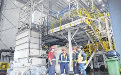  ?? SHARON MONTGOMERY-DUPE/CAPE BRETON POST ?? Employees of Kameron Collieries at the Donkin Mine inside the wash plant which is now operationa­l including, from left, electricia­n Ted McRury of New Victoria, wash plant supervisor Scott Roberts formerly of British Columbia and now of Cape Breton,...