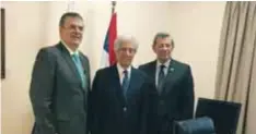  ?? |@M_EBRARD ?? El canciller Marcelo Ebrard durante su reunión con el mandatario uruguayo, Tabaré Vázquez.