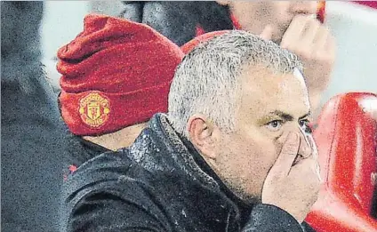  ?? FOTO: EFE ?? Mourinho, sin capacidad para reaccionar ante el vendaval del Liverpool