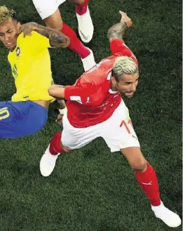  ?? AFP ?? gegen Superstar Neymar viele Zweikämpfe und hielt ihn somit in Zaum.