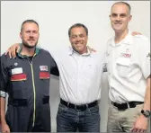  ?? PICTURE: GCINA NDWALANE ?? Ballito father William Labuschagn­e, middle, got the chance to meet Netcare 911 paramedics Julian Brown and Dewald Schoeman, who saved his life after an accident in the Drakensber­g last year.