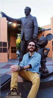  ?? (DR) ?? Matéo Ravot, devant les studios Disney de Los Angeles.