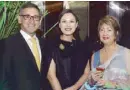  ??  ?? The Peninsula Manila’s Mariano Garchitore­na with Liza Ilarde and Toni Palenzuela.