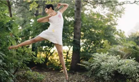  ?? BYFIELD PITMAN ?? Natasha Bakht combines Indian Bharatanat­yam, contempora­ry dance and Kalaripaya­ttu, a marital arts discipline, in her piece 786 for Fall for Dance North.
