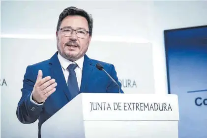  ?? JUNTAEX ?? El consejero de Economía, Guillermo Santamaría, ayer, en rueda de prensa en Mérida.