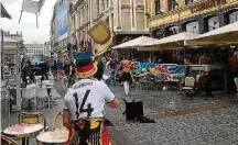  ?? REPRUDUÇÃO/TWITTER ?? Confronto. Alemães e ucranianos brigam na cidade de Lille