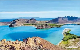  ?? /MAYRA CARRIZALES ?? Balandra, rebasada por el turismo: trabajan en la elaboració­n del Plan de Ordenamien­to Turístico