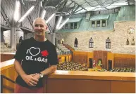  ?? WILLIAM LACEY VIA THE CANADIAN PRESS ?? Alberta petroleum company executive William Lacey with his pro-Canadian oil and gas shirt in Parliament.