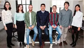  ?? ?? Equipo de Idoven, firma liderada por el doctor Manuel Marina, con uno de los inversores de la compañía, Iker Casillas, en el centro de la imagen.