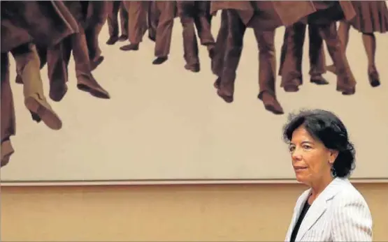  ?? BALLESTERO­S / EFE ?? La ministra de Educación y FP, Isabel Celaá, ayer, durante su comparecen­cia en el Congreso.