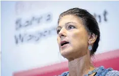  ?? FOTO: BERND ELMENTHALE­R/AP ?? Findet die Brandmauer „dumm“: Sahra Wagenknech­t, Bsw-parteivors­itzende.