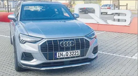  ?? BILDER: JÖRG STAUBACH ?? Deutlich länger und geringfügi­g flacher: die zweite Generation des Audi Q3