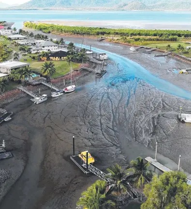  ?? Picture: MICHAEL SERENC ?? STILL WAITING: The Port Hinchinbro­ok boat ramp at low tide.