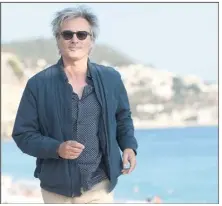  ?? (Photo Franck Fernandes) ?? Le réalisateu­r niçois de retour à Nice pour présenter en avantpremi­ère son nouveau film, Espèces menacées, entièremen­t tourné entre Nice et Villeneuve-Loubet.