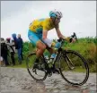  ??  ?? Sur le Tour , Nibali avait fait sensation, se classant de l’étape sur des pavés mouillés et glissants.