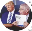  ??  ?? Ai ferri corti Il virologo Anthony Fauci con il presidente Trump