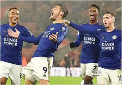  ?? GLYN KIRK/AFP ?? JANGAN TERLENA:
Pemain Leicester City, dari kiri, Youri Tielemans, Jamie Vardy, Demarai Gray, dan James Maddison saat menang 9-0 atas Southampto­n pekan lalu (26/10).