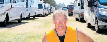  ?? Photos / Duncan Brown ?? Tony Pye at the pop-up Marine Parade Caravan Park for Art Deco.