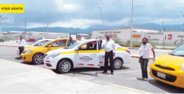  ??  ?? #TAXI GRATIS
Entregados. El grupo de taxistas ofrece su apoyo sin esperar nada a cambio.