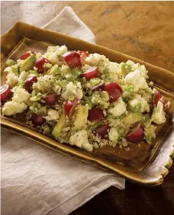  ?? Quinoa, Cauliflowe­r and Grape Salad ??