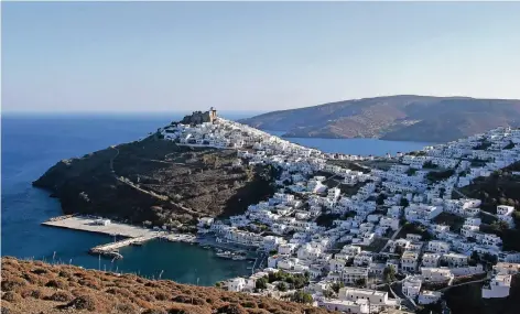  ?? FOTO: DPA ?? Der Tourismus ist eine der wichtigste­n Einnahmequ­ellen im hoch verschulde­ten Griechenla­nd. Regionen wie die Insel Astypalea hoffen auf mehr Wachstum durch die Feriengäst­e.