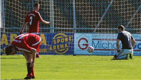  ?? Foto: Michael Hochgemuth ?? Torhüter Manuel Ostermair und seine Mannschaft­skollegen des BC Rinnenthal waren gegen den TSV Rain II am Ende chancenlos.