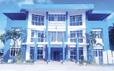  ?? ?? Two police officers assigned to Kalibo and Malay municipal police stations are being investigat­ed by the Aklan Police Provincial Office for allegedly drinking on duty and neglect of duty, respective­ly.