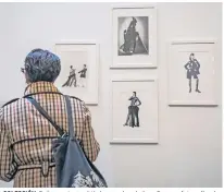  ?? ?? COLECCIÓN. En la muestra también hay cuadros de Anne Bourse y fotografía­s de Man Ray.